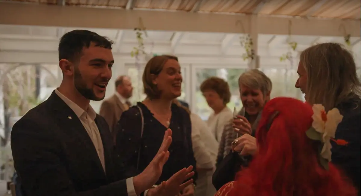 magician amazed wedding guest.